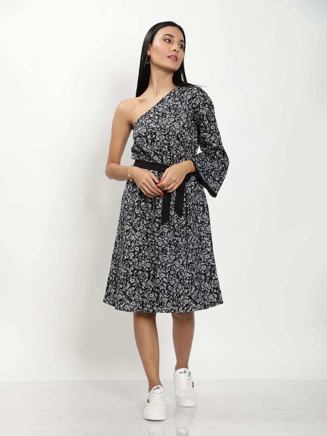 

TheBlackLover Women Black Floral One Shoulder Dress