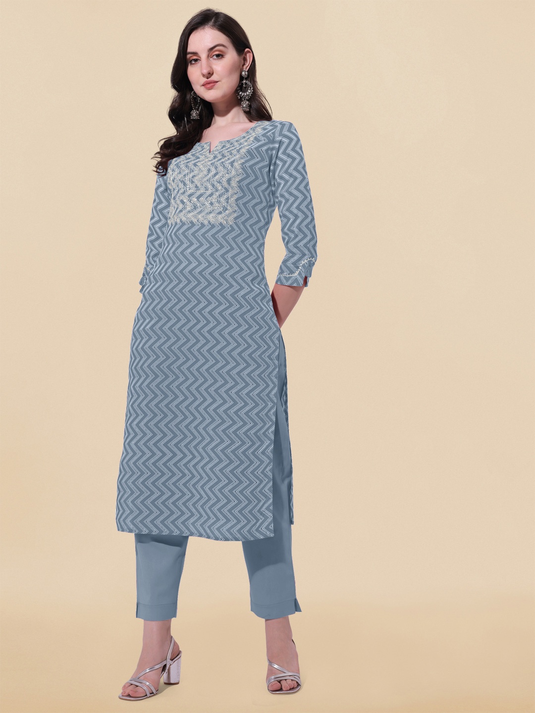 

MIRCHI FASHION Women Grey Geometric Yoke Design Kurta
