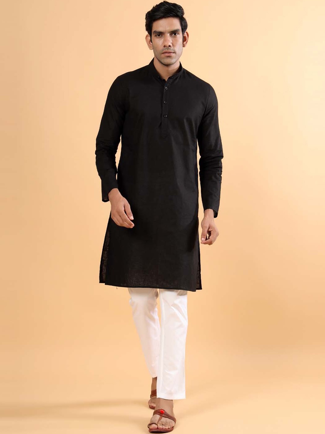 

Tistabene Men Black Solid Cotton Kurta