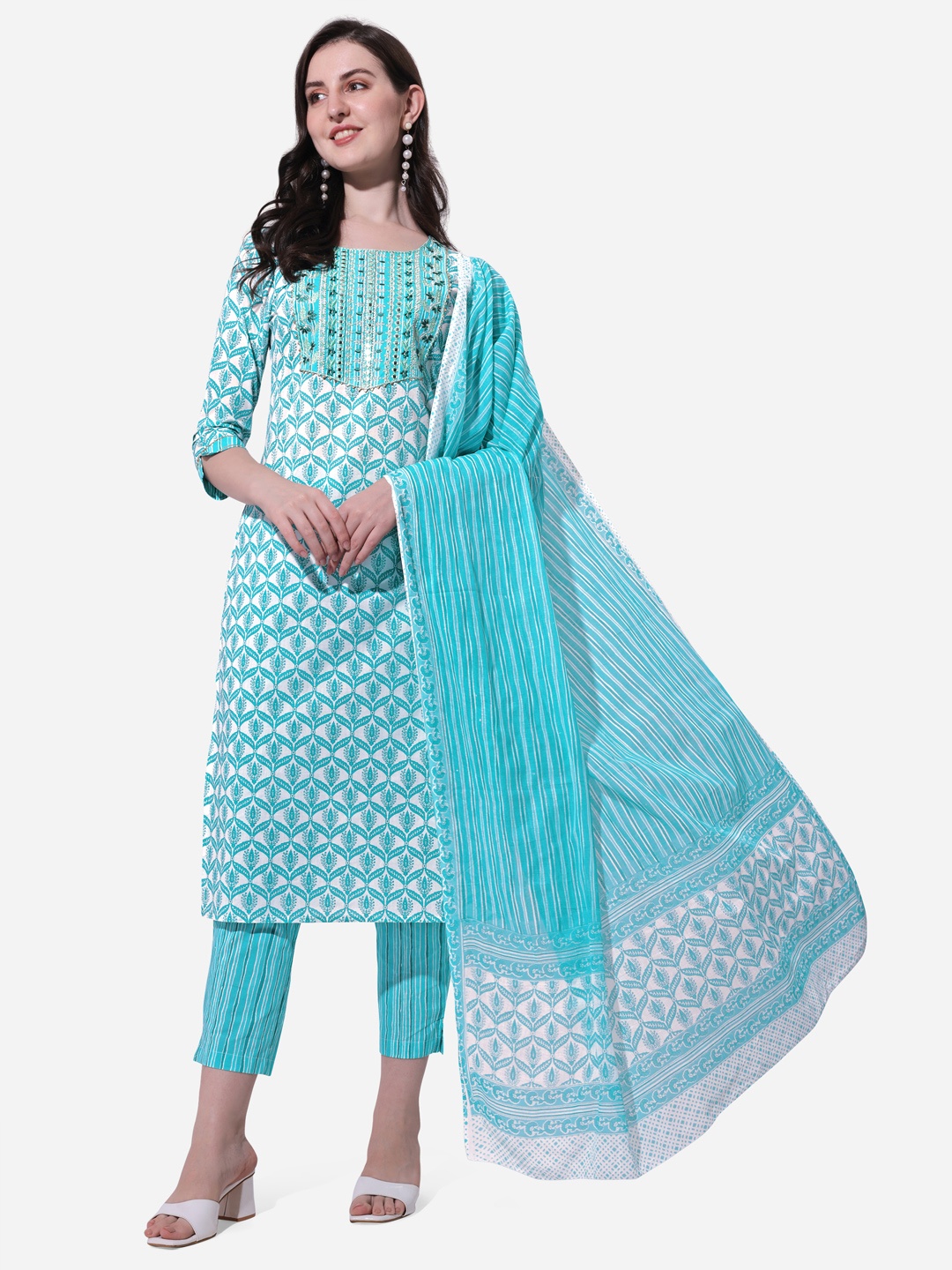 

MIRCHI FASHION Plus Women Printed Gotta Patti Pure Cotton Kurta with Trousers & Dupatta, White