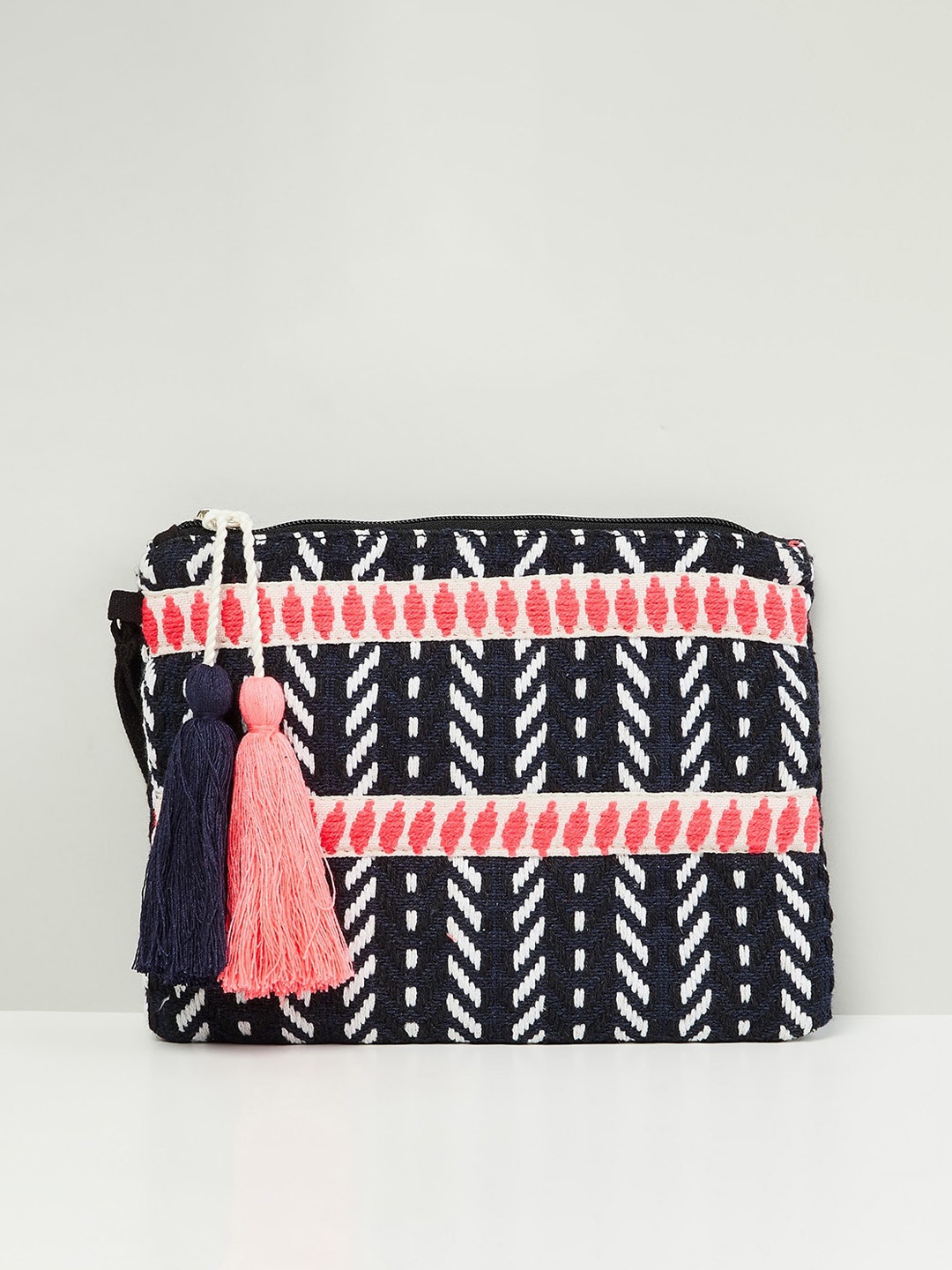 

max Women Patterned Zip-Closure Pouch, Black