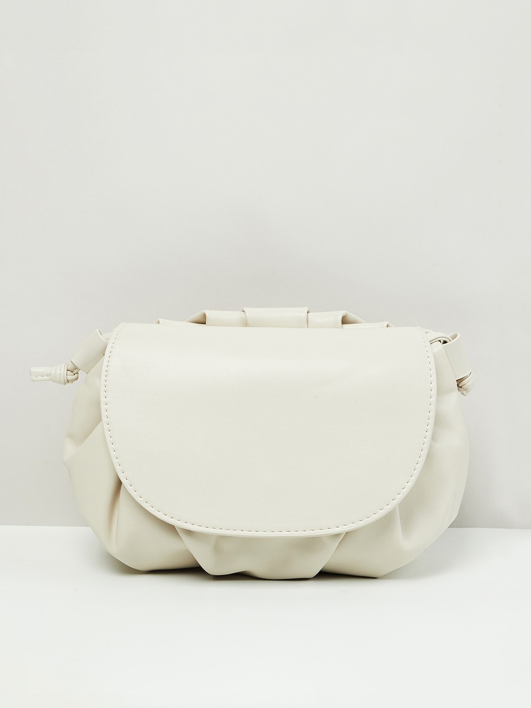 

max Women Solid Sling Bag with Flap, White