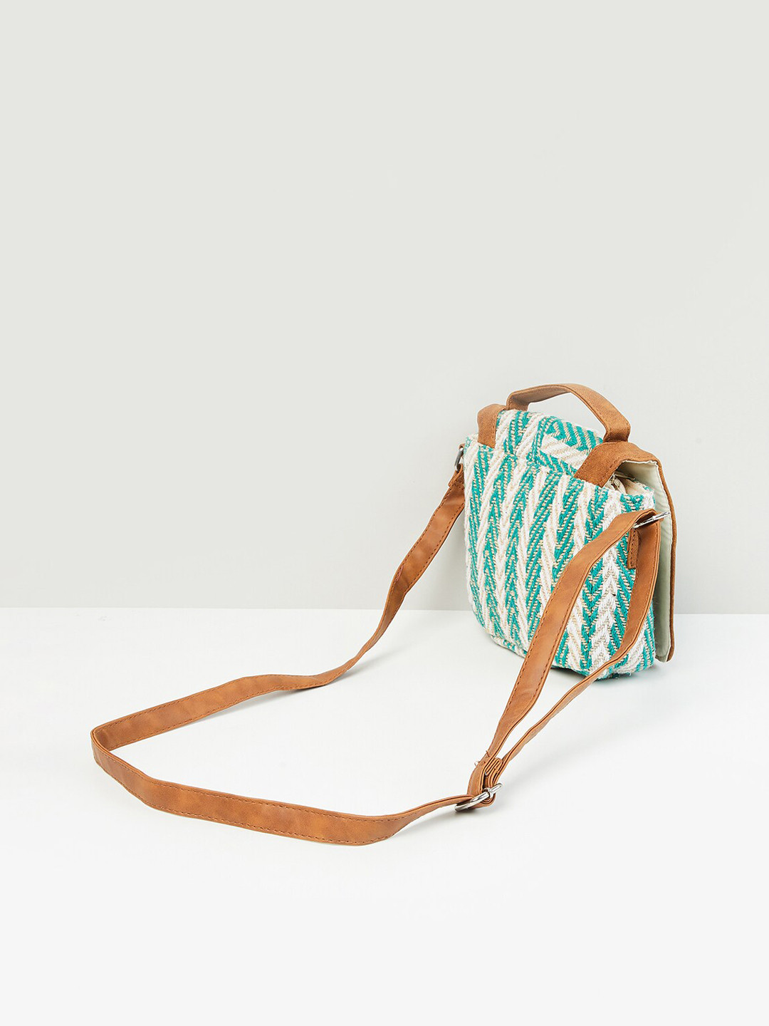 

max Women Patterned Sling Bag, Blue