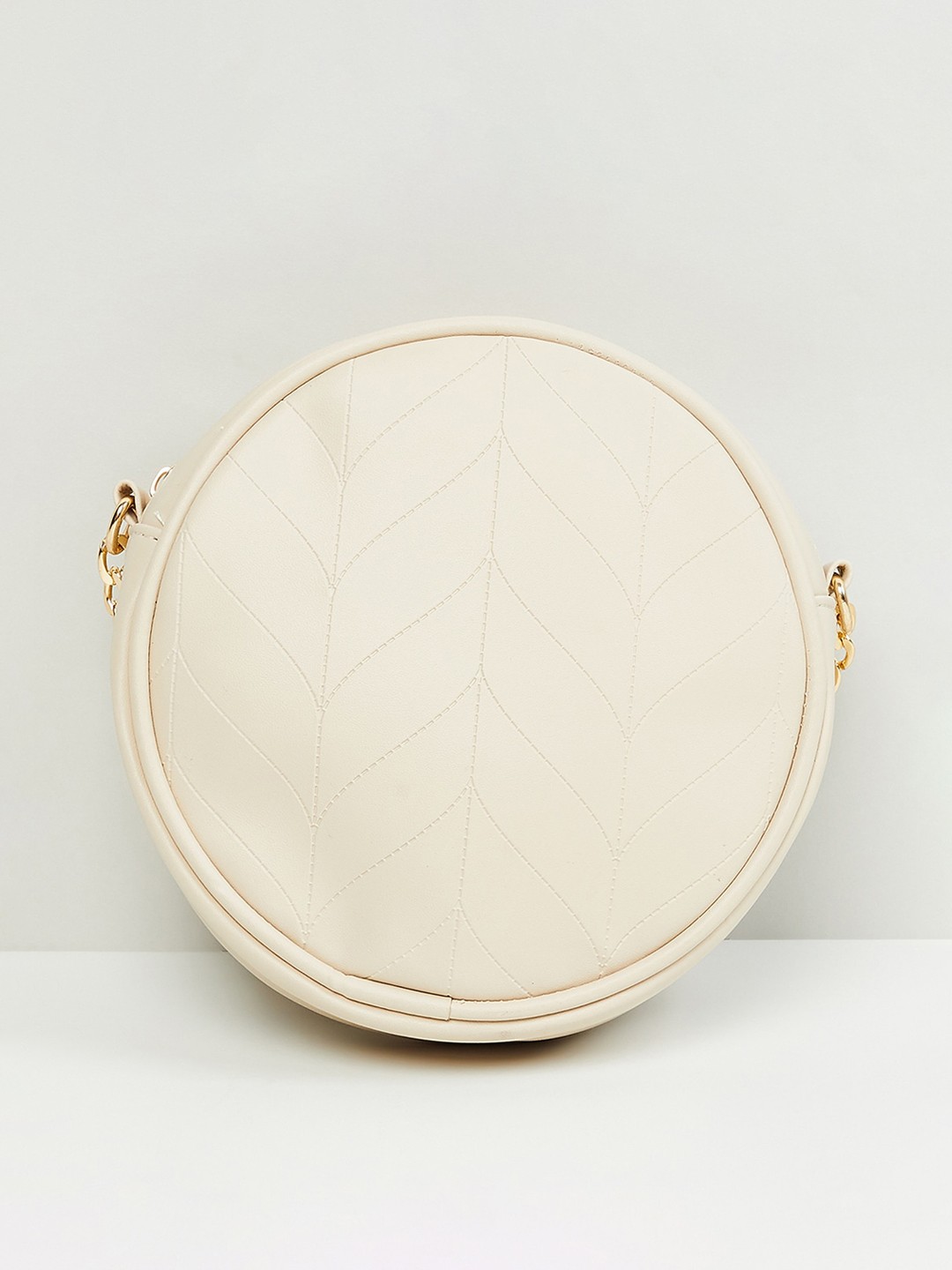

max Women Textured Sling Bag, Off white