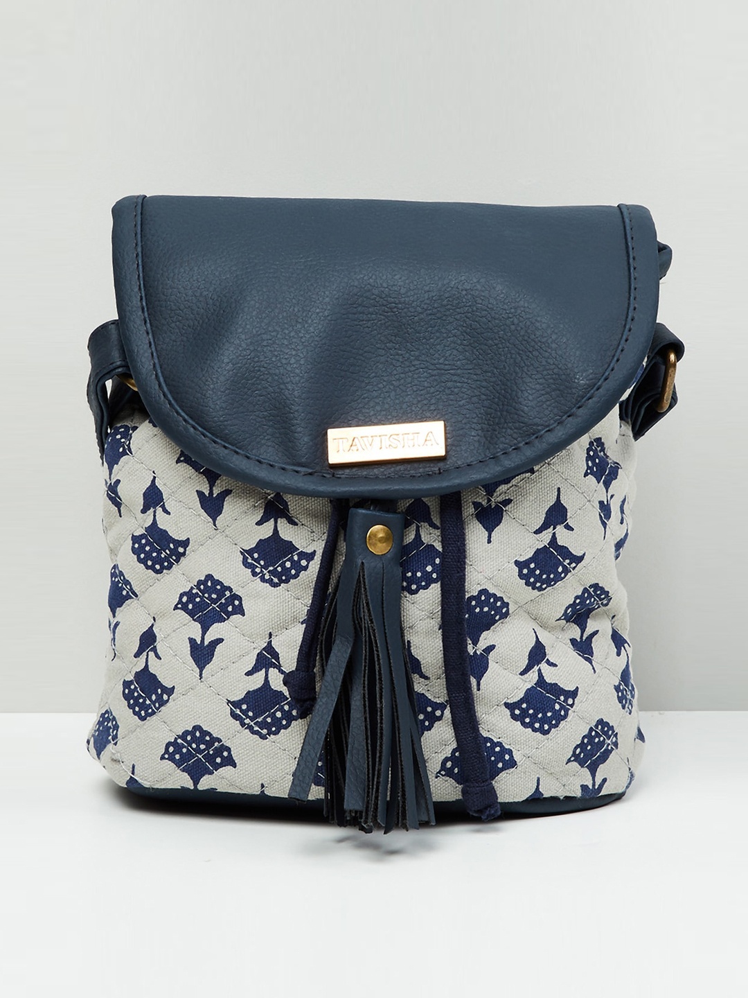 

max Women Printed Sling Bag, Off white