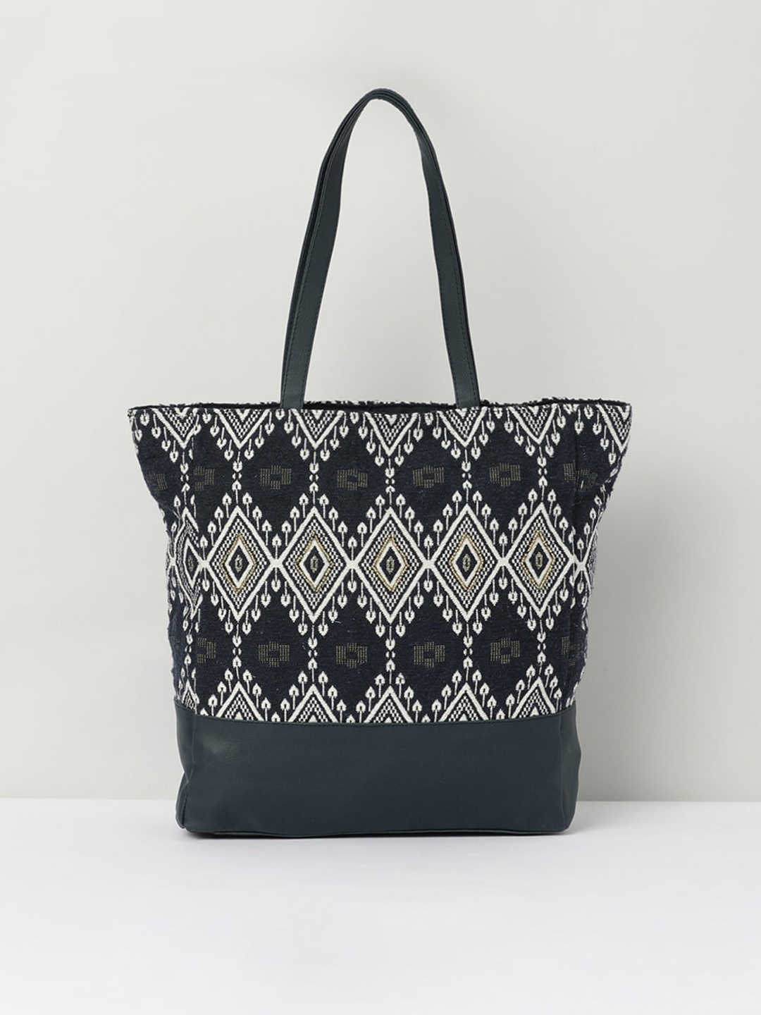 

max Women Patterned Tote Bag, Black