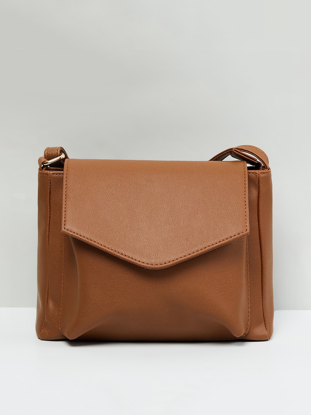 

max Women Solid Sling Bag, Tan