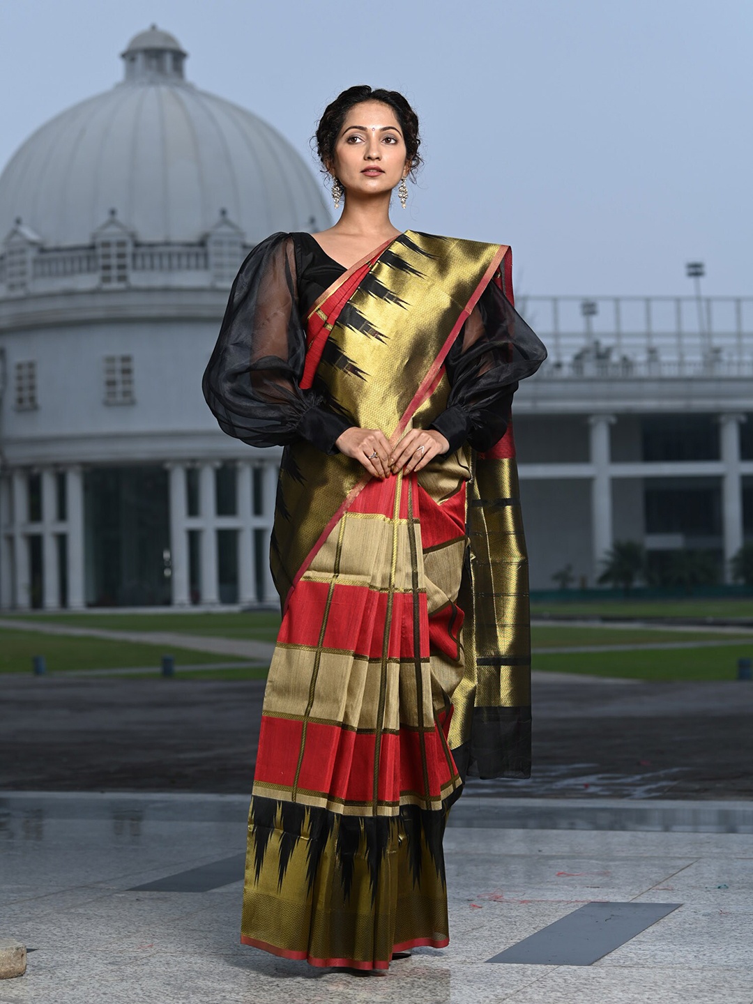 

BEATITUDE Black & Red Zari Pure Cotton Saree