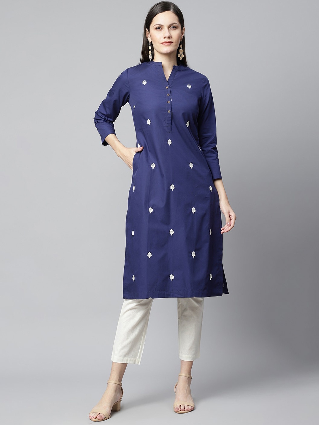 

BARARA ETHNIC Women Blue Embroidered Kurta