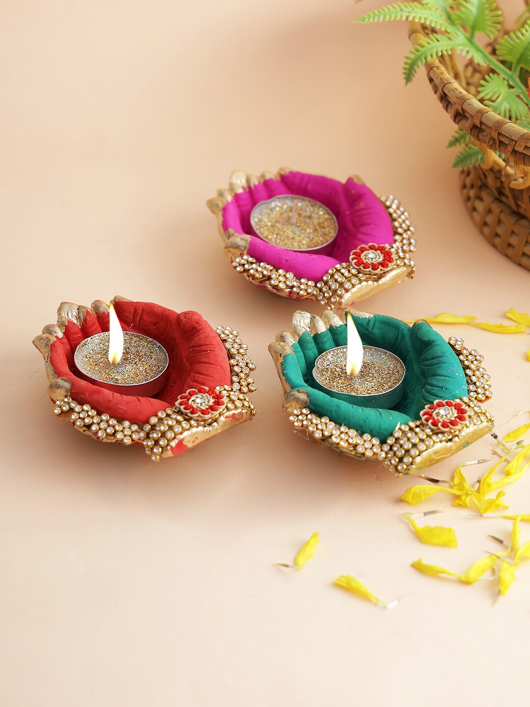 

Aapno Rajasthan Set Of 3 Hand Shape Diyas With Tealights, Pink