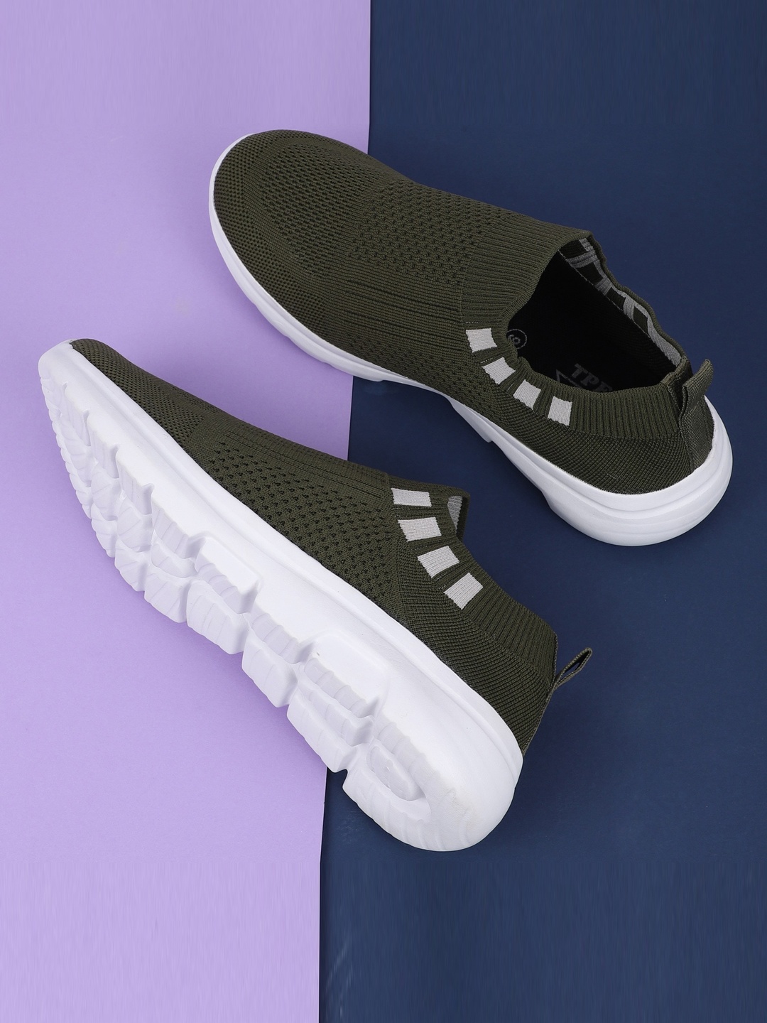 

TPENT Men Olive Green Solid Slip-On Sneakers