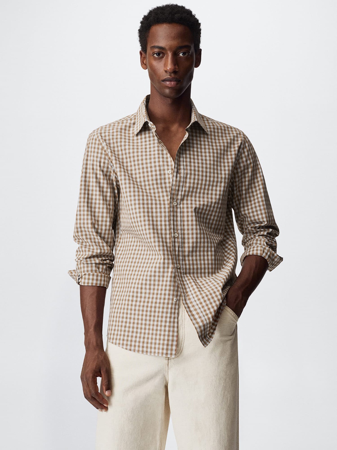 

MANGO MAN Brown & Off-White Pure Cotton Slim Fit Gingham Checked Sustainable Casual Shirt
