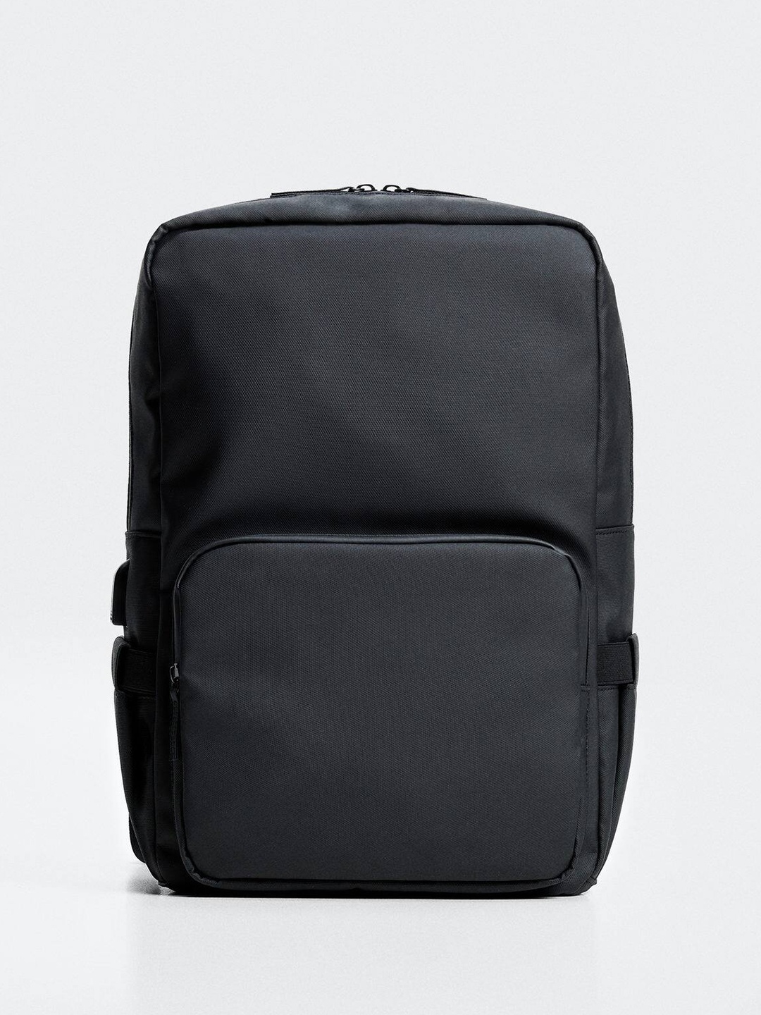 

MANGO MAN Sustainable Backpack with USB Charging Port 24.5L, Black