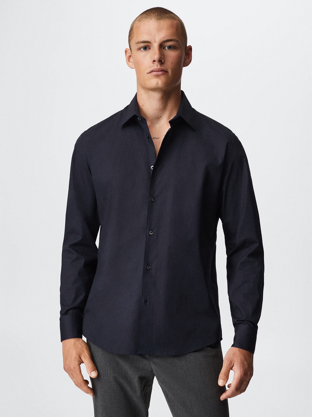 

MANGO MAN Men Navy Blue Slim Fit Casual Shirt