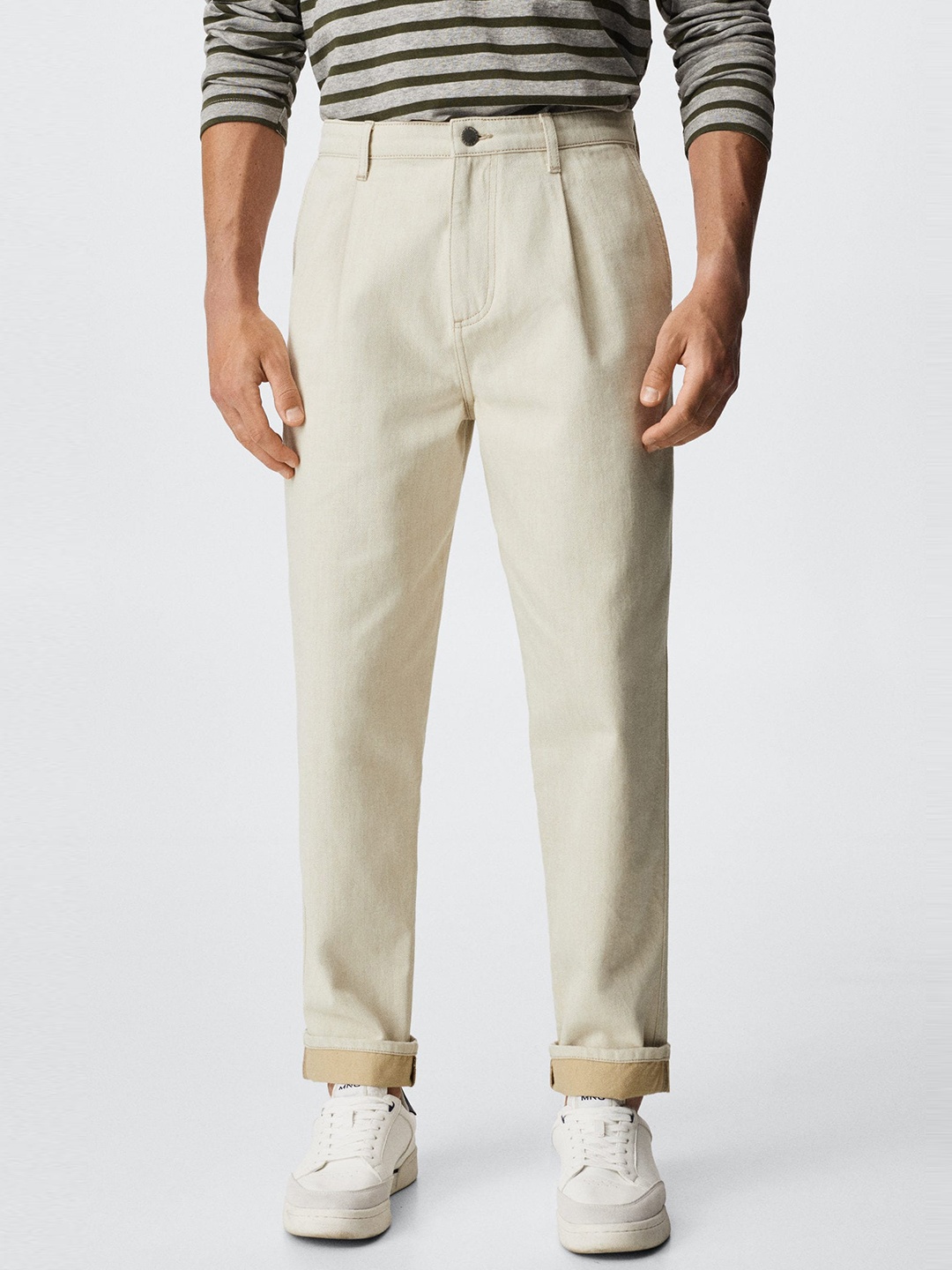 

MANGO MAN Men Beige Solid Loose Fit Sustainable Jeans