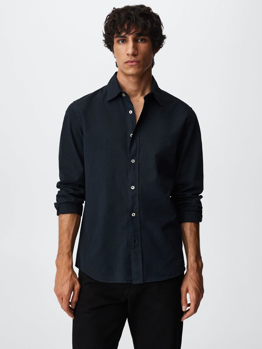 

MANGO MAN Navy Blue Solid Slim Fit Pure Cotton Sustainable Casual Shirt