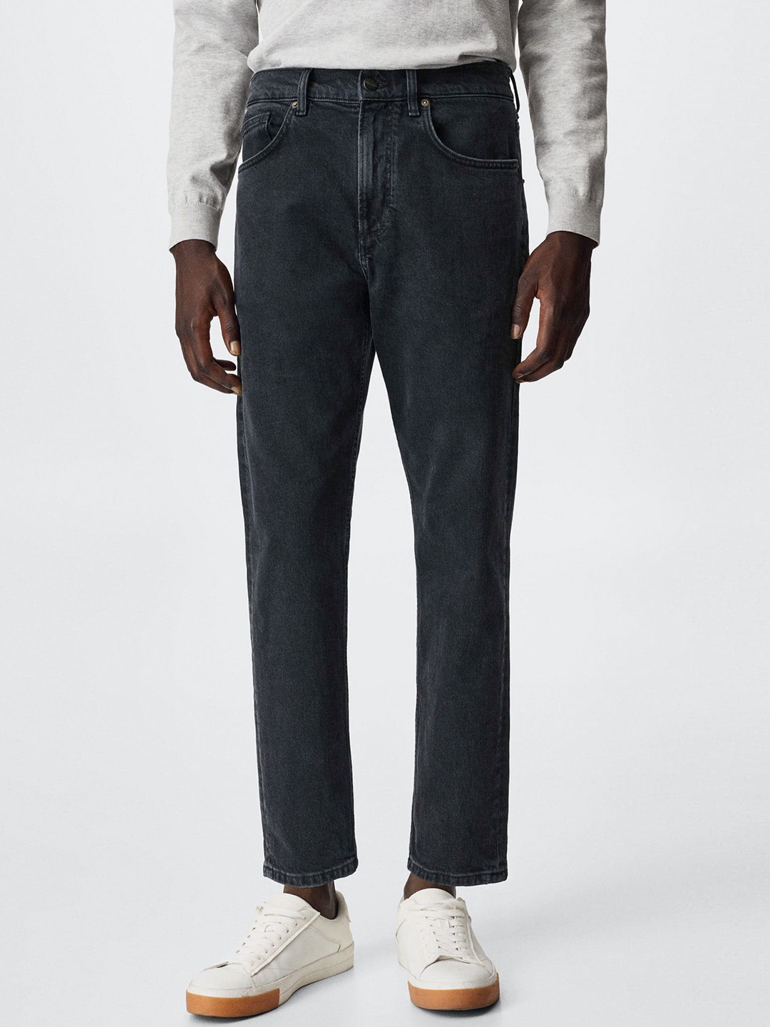 

MANGO MAN Men Black Tapered Fit Cropped Stretchable Sustainable Jeans