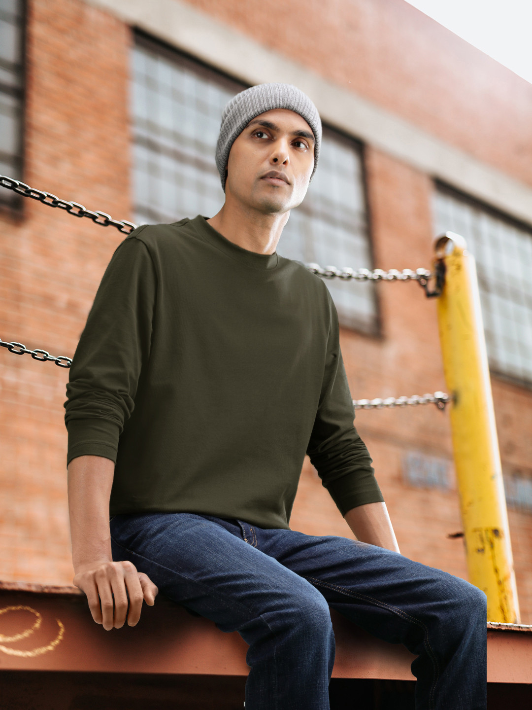 

MANGO MAN Men Olive Green Knitted Round Neck T-shirt