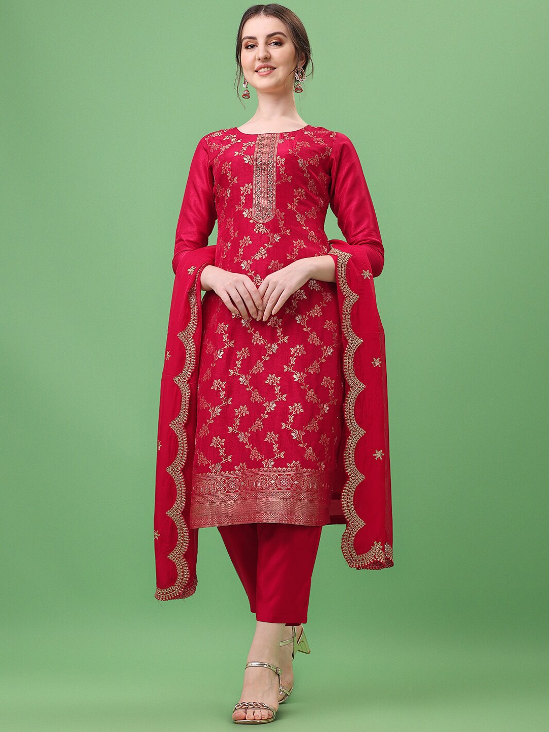 

Seerat Ethnic Motifs Jacquard Kurti With Scaloping Dupatta & Trousers, Red