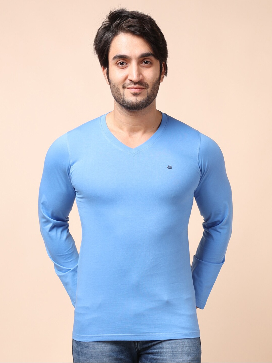 

berry blues Men Blue V-Neck Cotton T-shirt