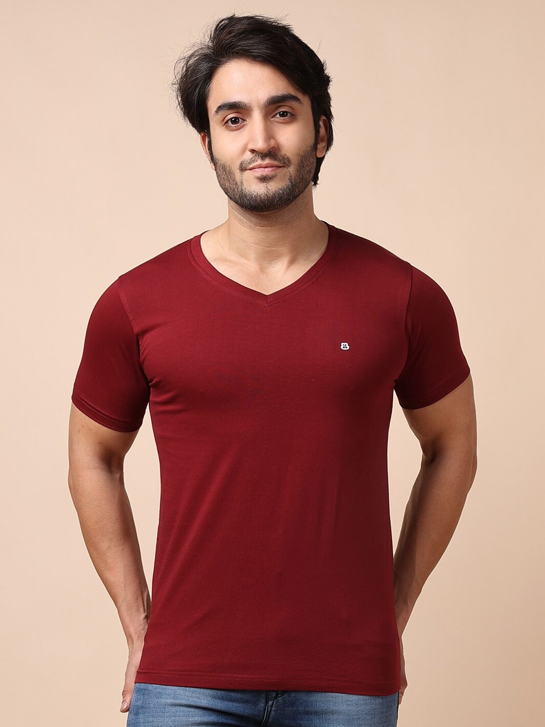 

berry blues Men Maroon V-Neck Cotton T-shirt