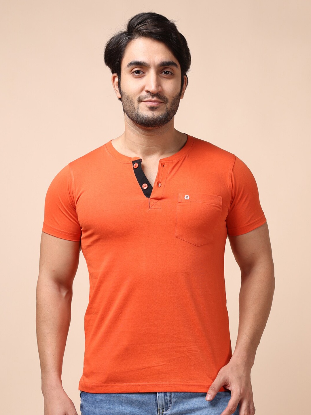 

berry blues Men Solid Henley Neck Cotton T-shirt, Rust