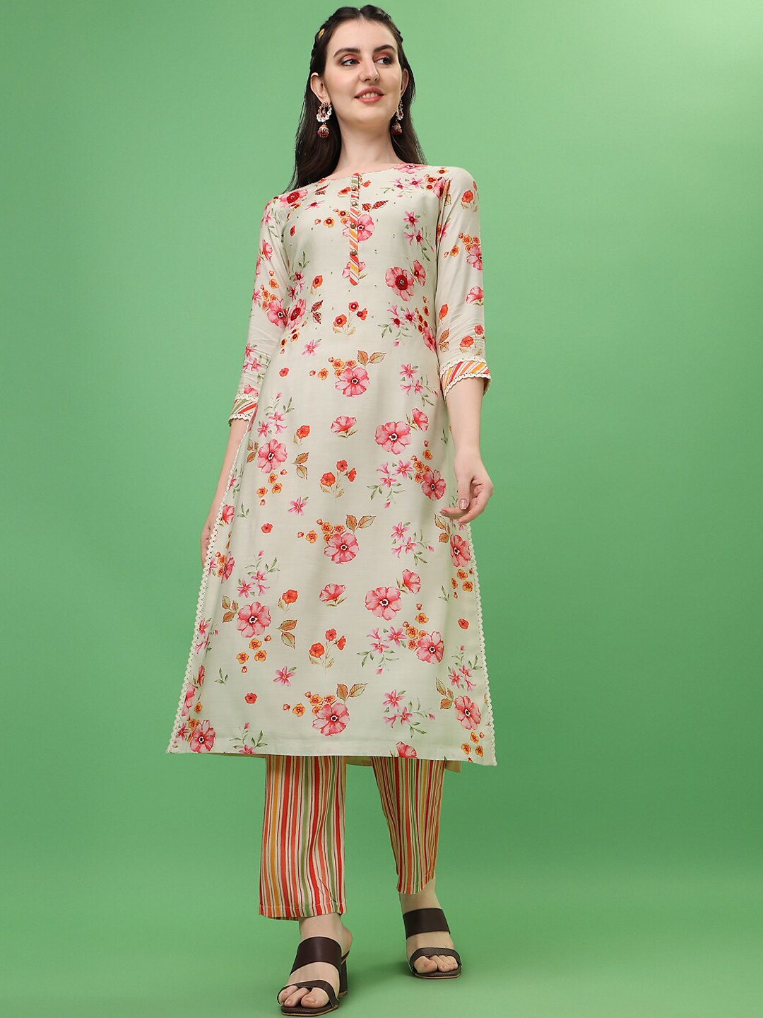 

Seerat Tusser Printed Kurti With Katha Work And Trousers, Cream