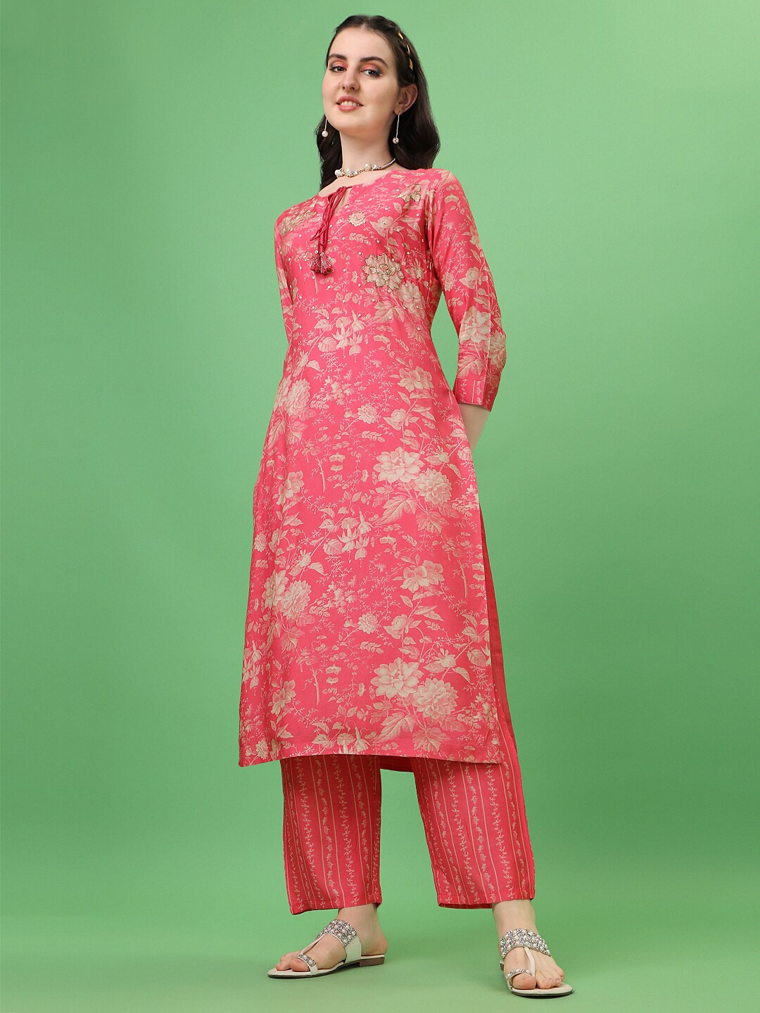 

Seerat Women Floral Printed Silk Crepe Kurta with Trousers & With Dupatta, Pink