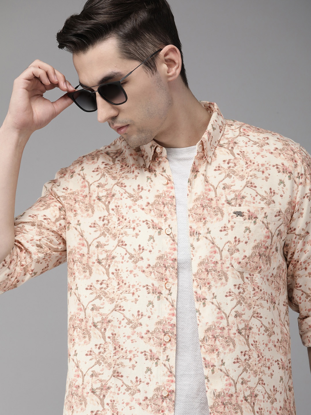 

THE BEAR HOUSE Men Cream-Coloured Slim Fit Floral Printed Casual Shirt