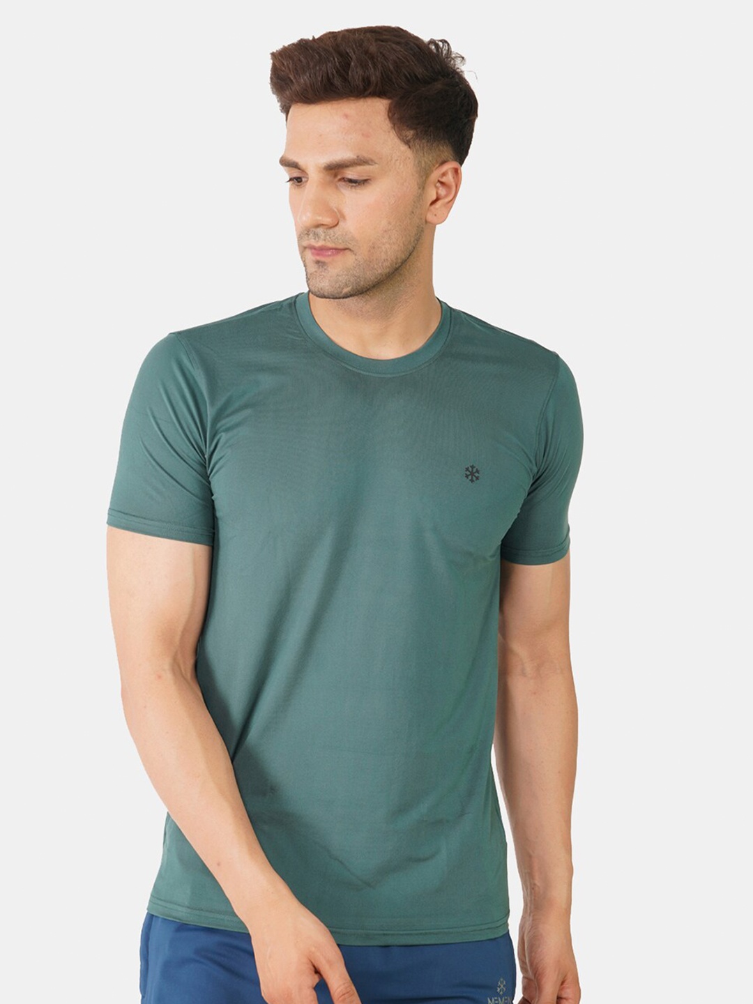 

MEMEN Men Round Neck Solid Green T-shirt