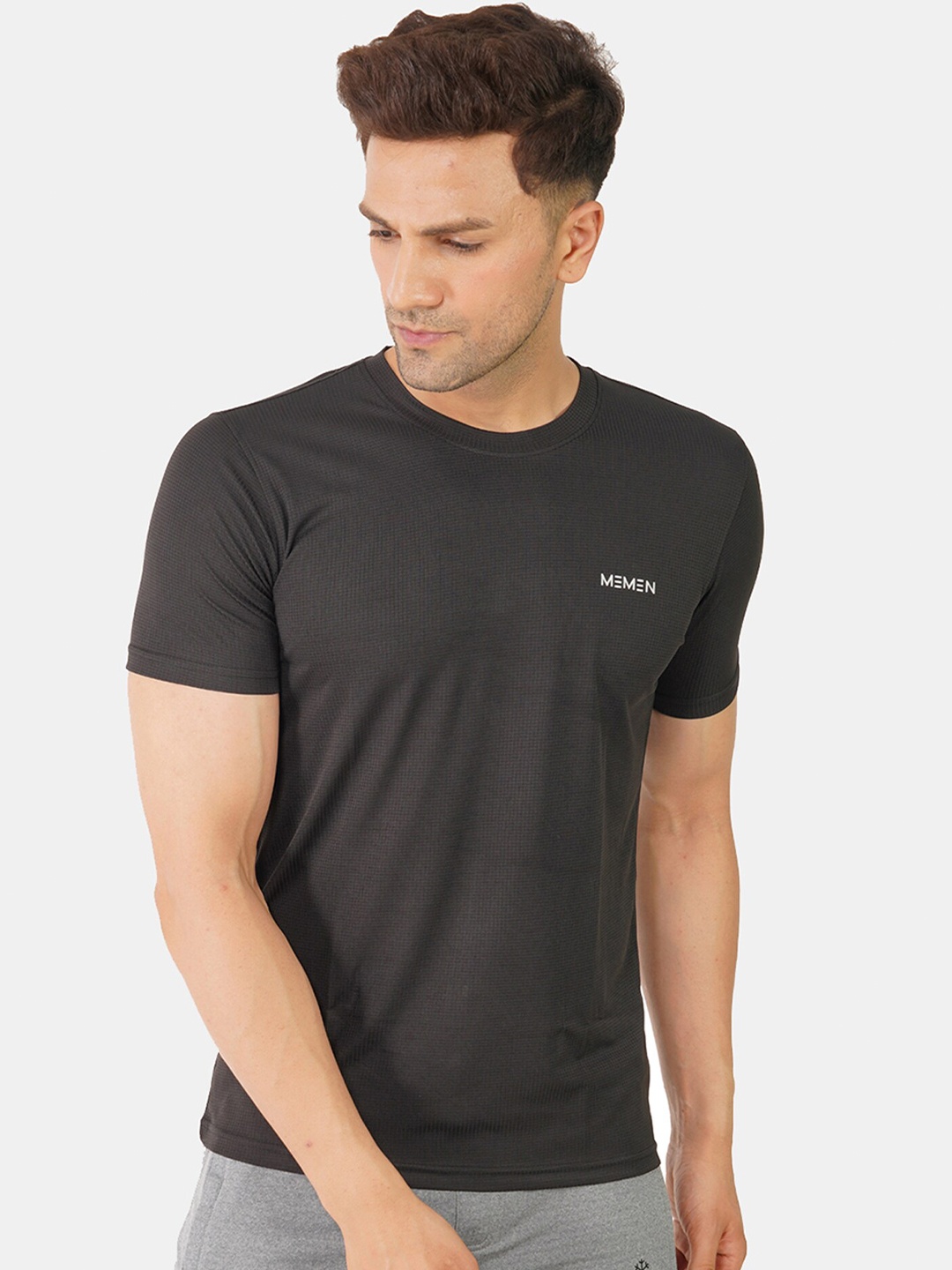 

MEMEN Men Round Neck Solid Black T-shirt