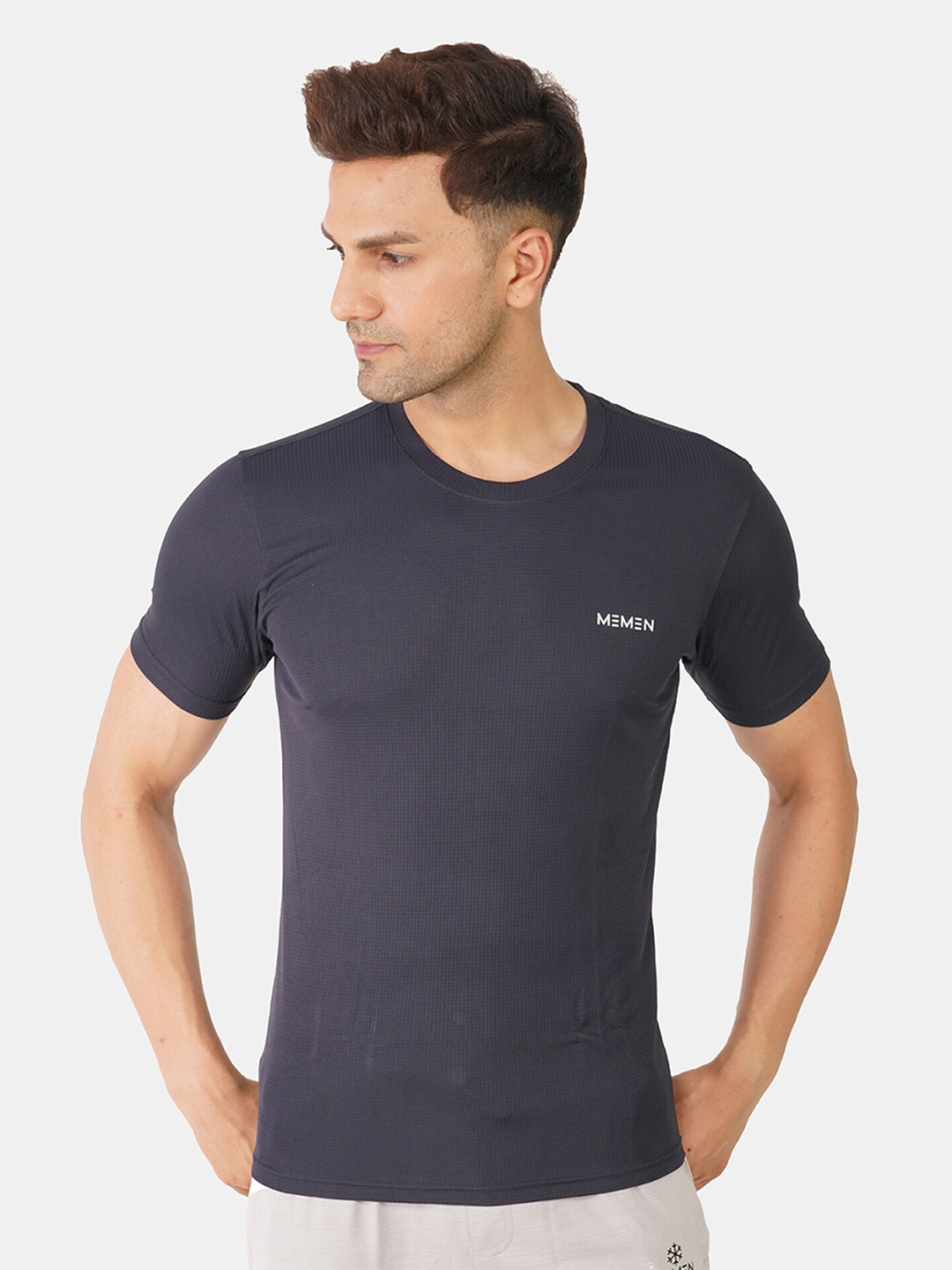 

MEMEN Men Navy Blue Round Neck Solid T-shirt