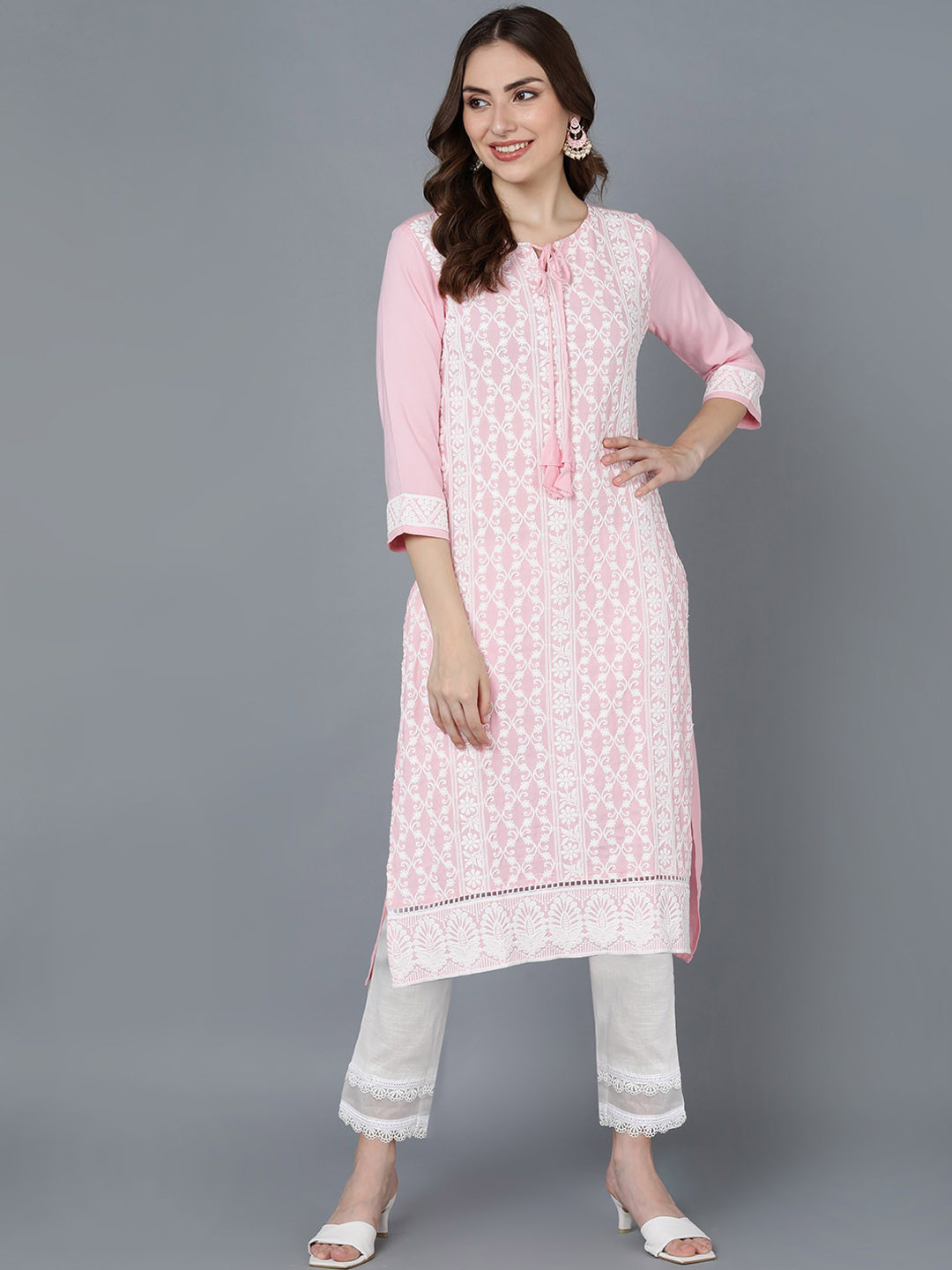

AHIKA Women Pink & White Floral Embroidered Keyhole Neck Kurta