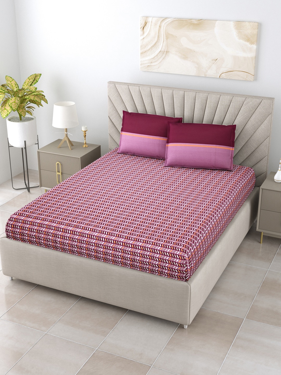 

Home Fresh Mauve & Off White Geometric 144 TC Queen Bedsheet with 2 Pillow Covers