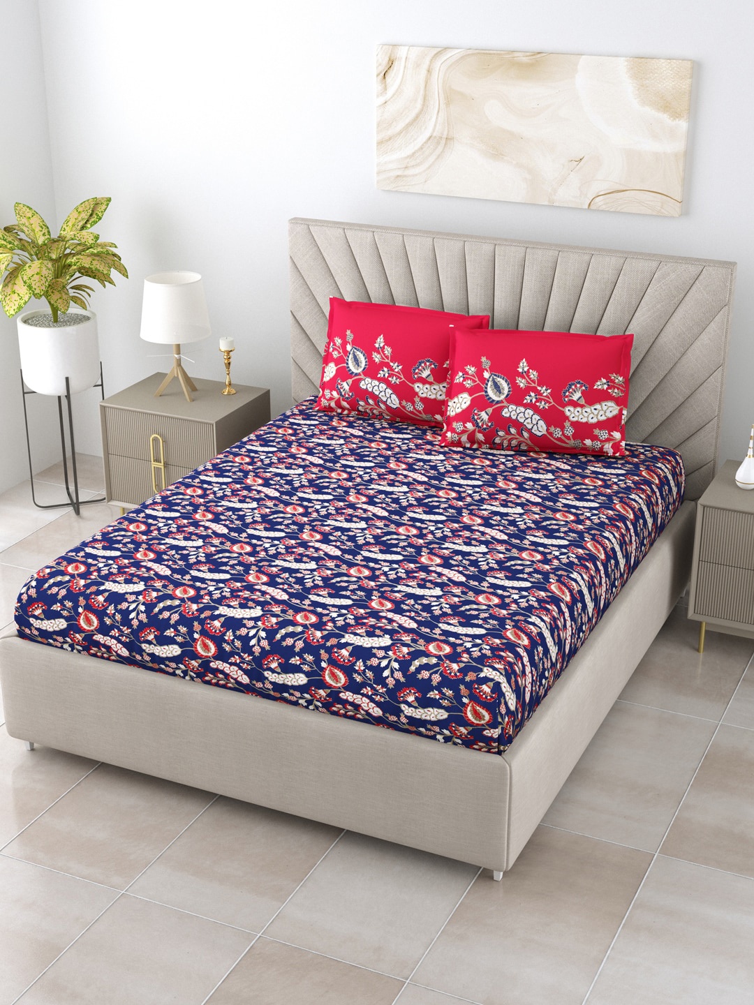 

Home Fresh Pink & Off White Floral 144 TC Queen Bedsheet with 2 Pillow Covers