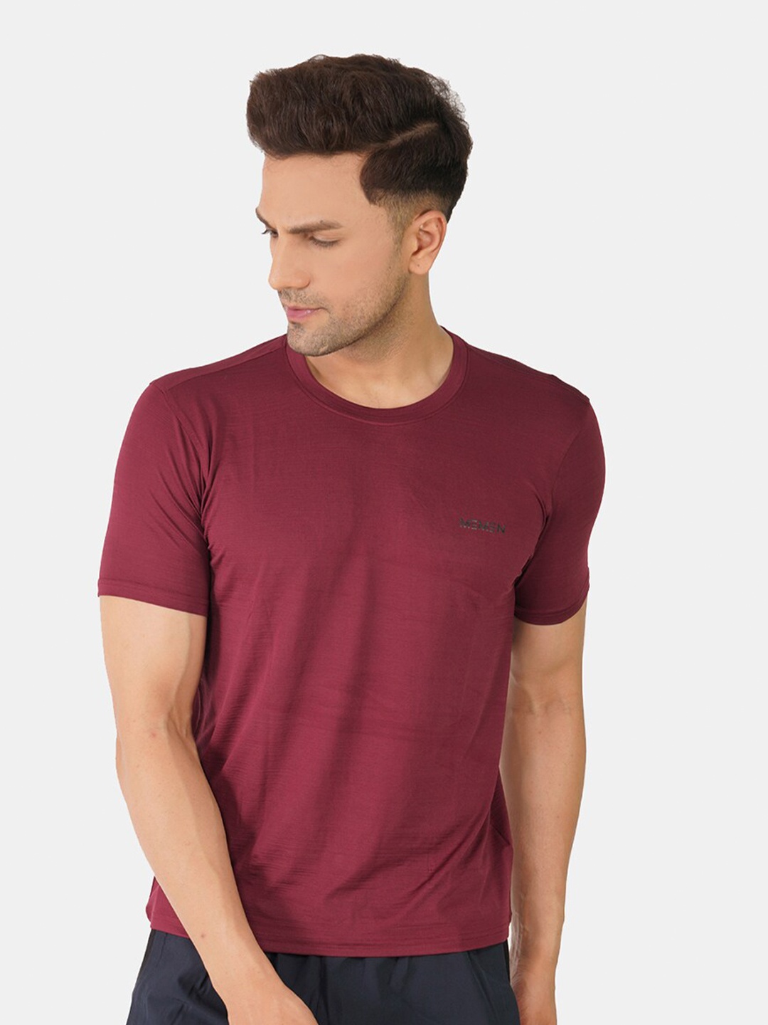 

MEMEN Men Round Neck Solid Maroon T-shirt