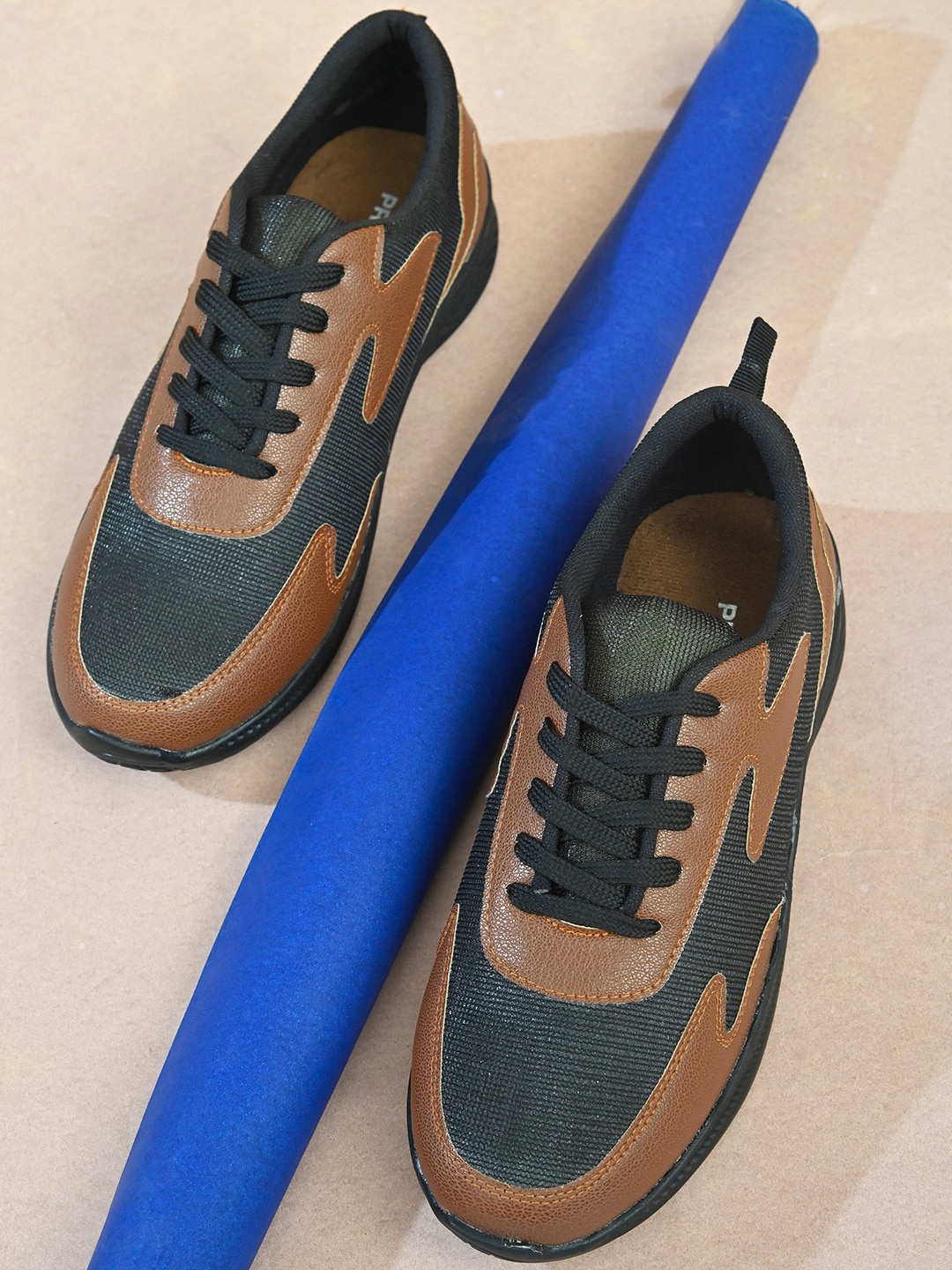 

Provogue Men Black Colourblocked Sneakers