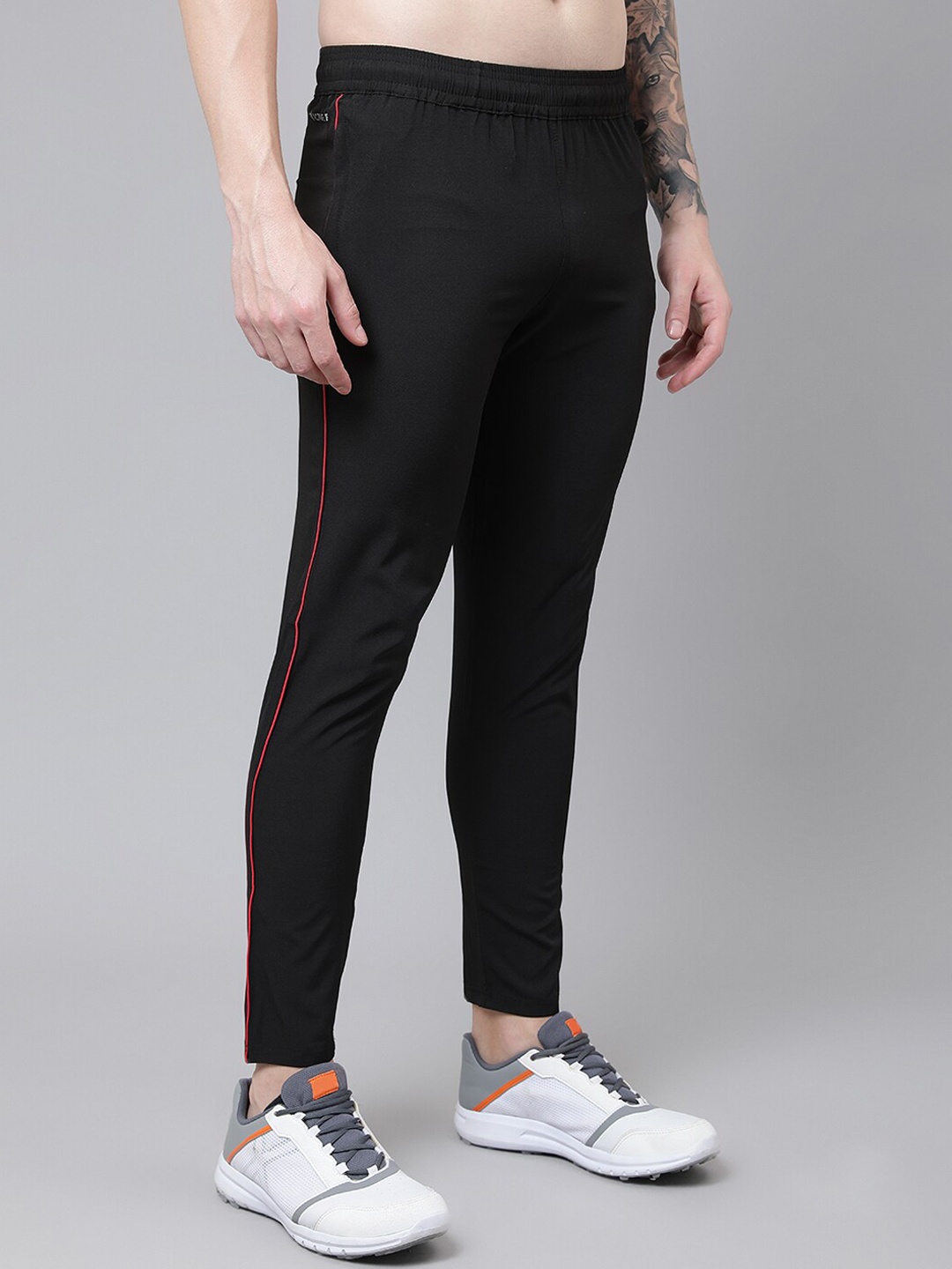 

Dpassion Men Black Solid Track Pant