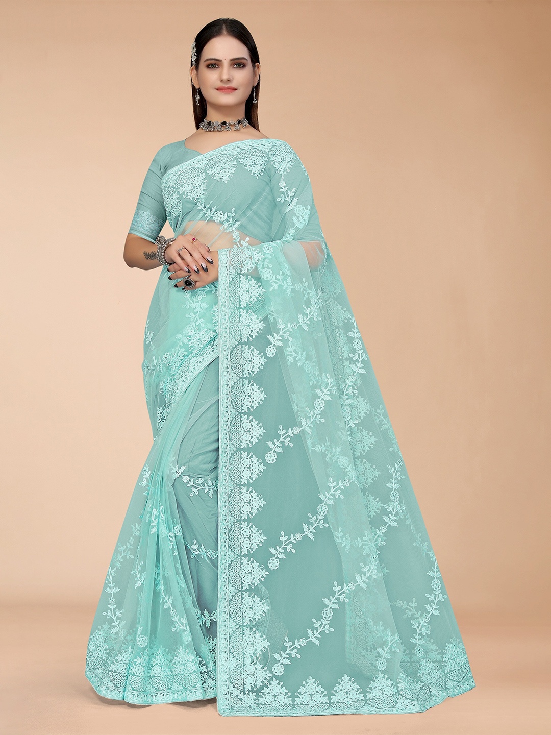 

Mitera Sea Green & White Floral Embroidered Net Mangalagiri Saree