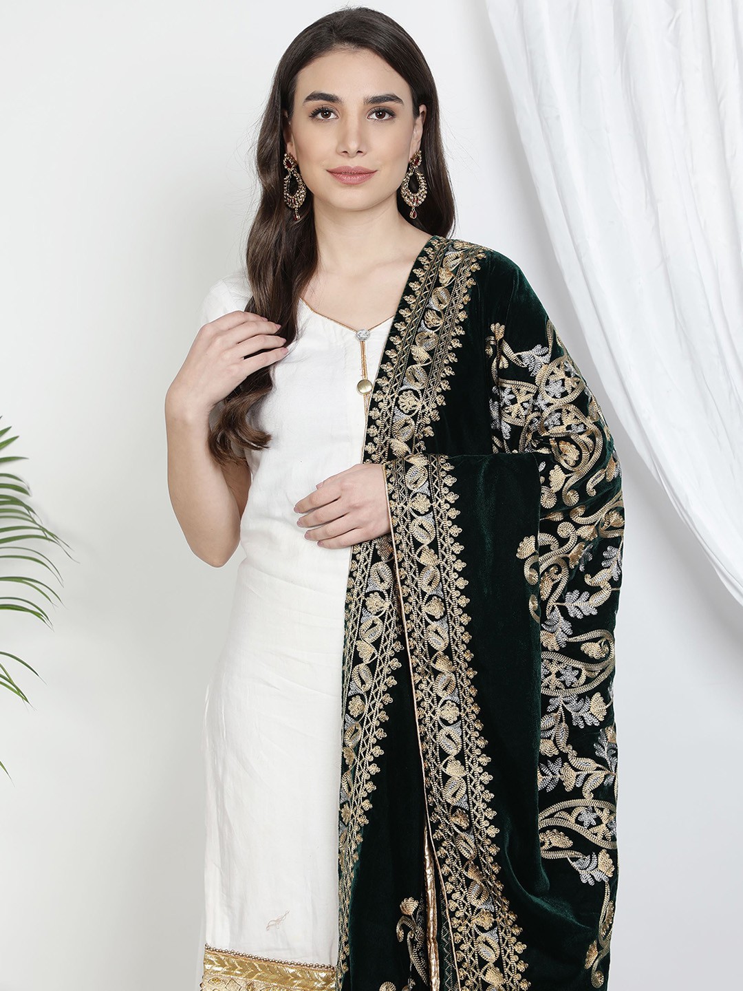 

Moda Chales Women Green & Silver Floral Embroidered Velvet Shawl