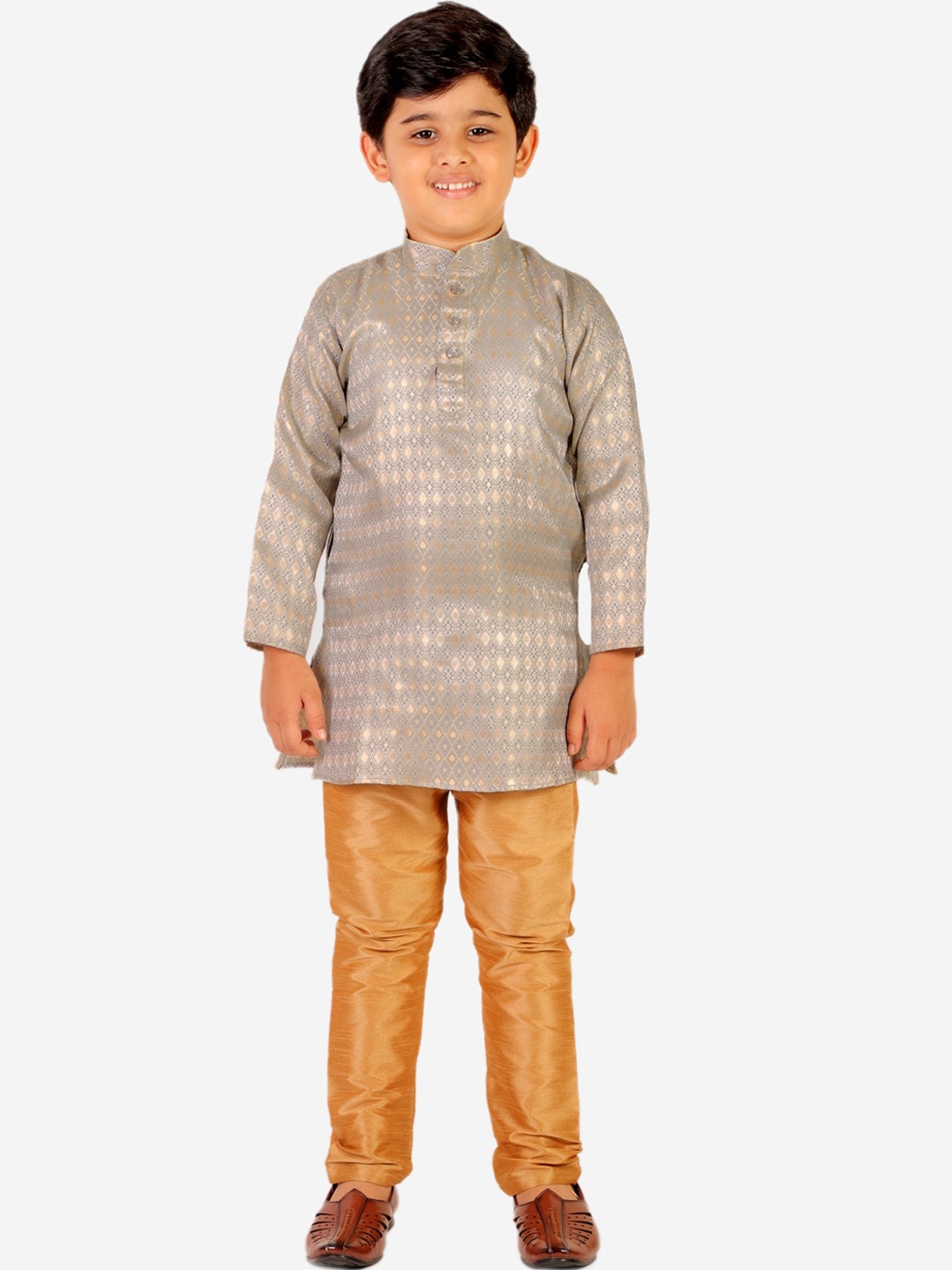 

Pro-Ethic STYLE DEVELOPER Boys Self Design Pure Silk Kurta with Pyjamas, Grey
