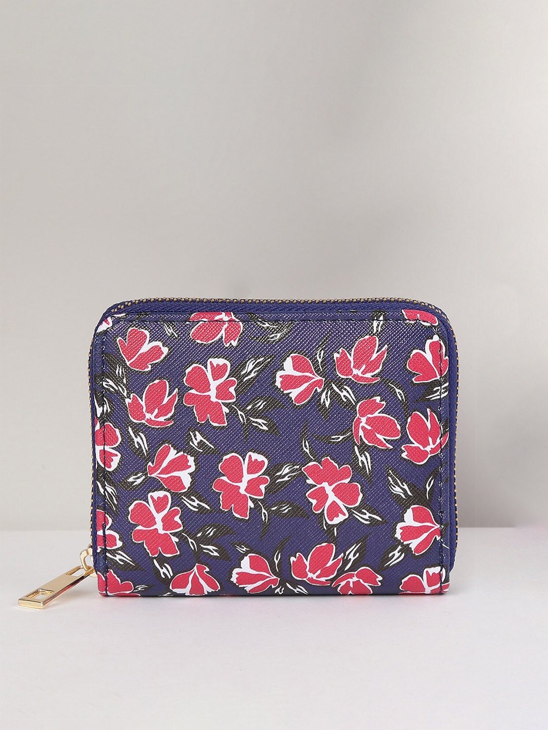 

max Women Printed Zip-Around Wallet, Blue