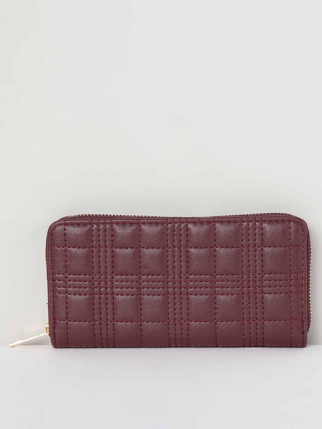 

max Women Quilted Zip-Around Wallet, Maroon