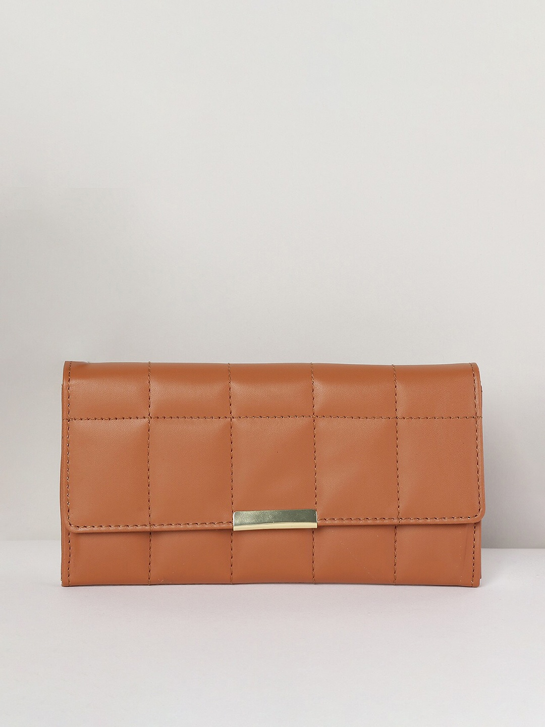 

max Women Quilted Bi-Fold Wallet, Tan