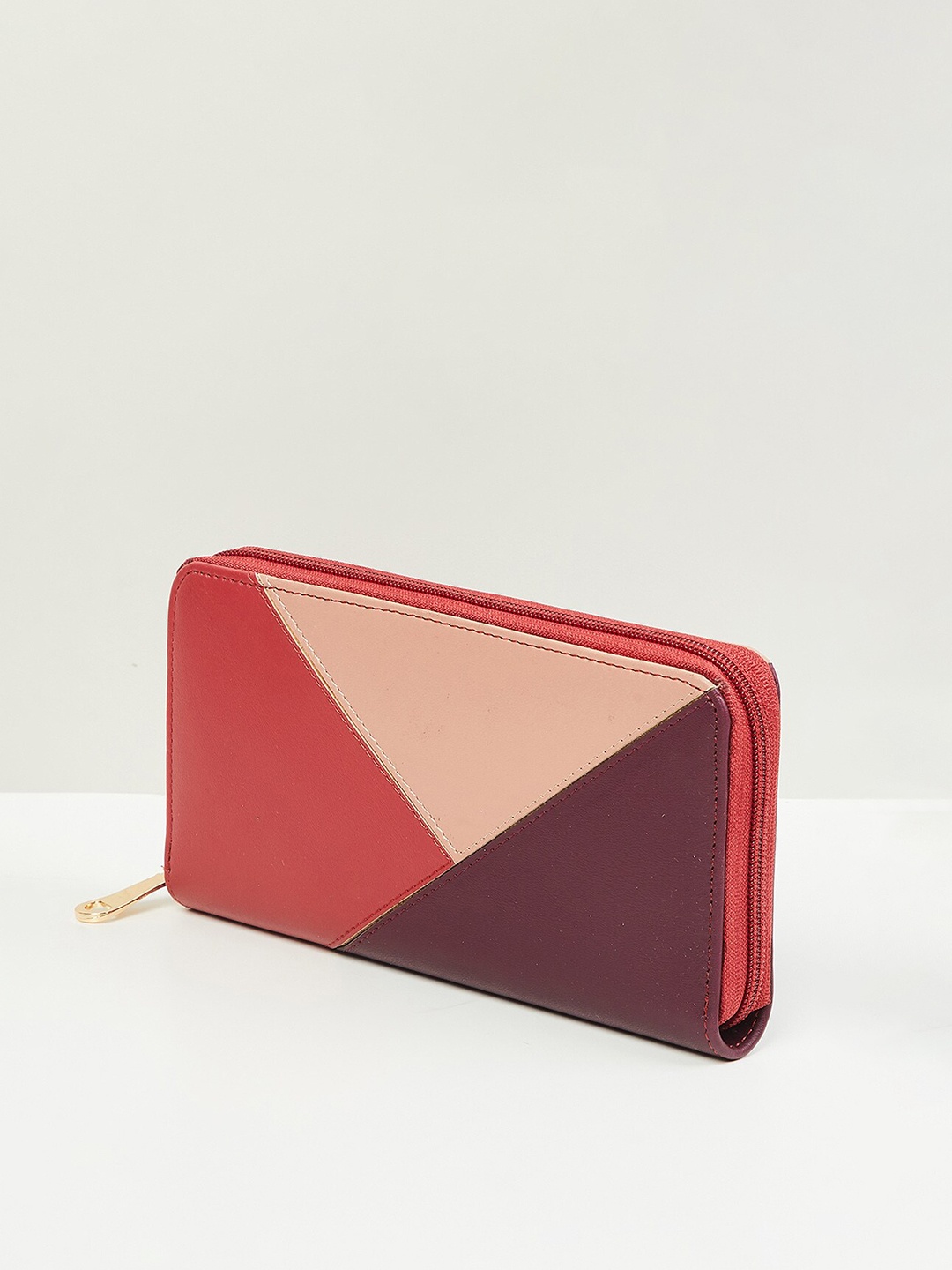 

max Women Colorblocked Zip Closure Wallet, Red
