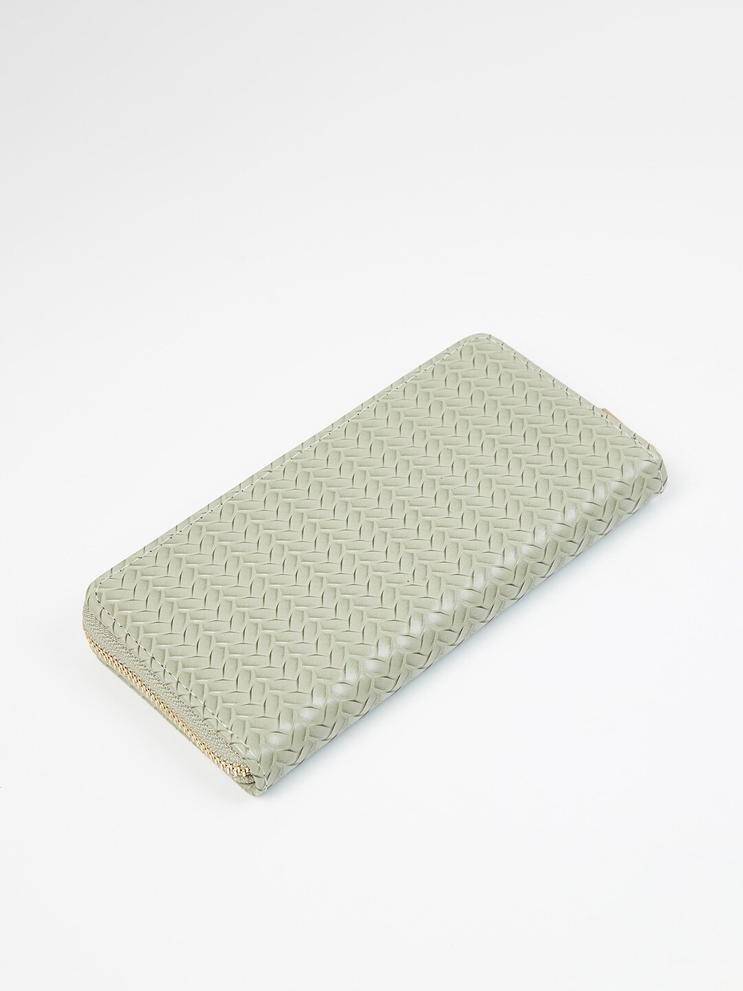 

max Women Textured Zip Around Wallet, Green