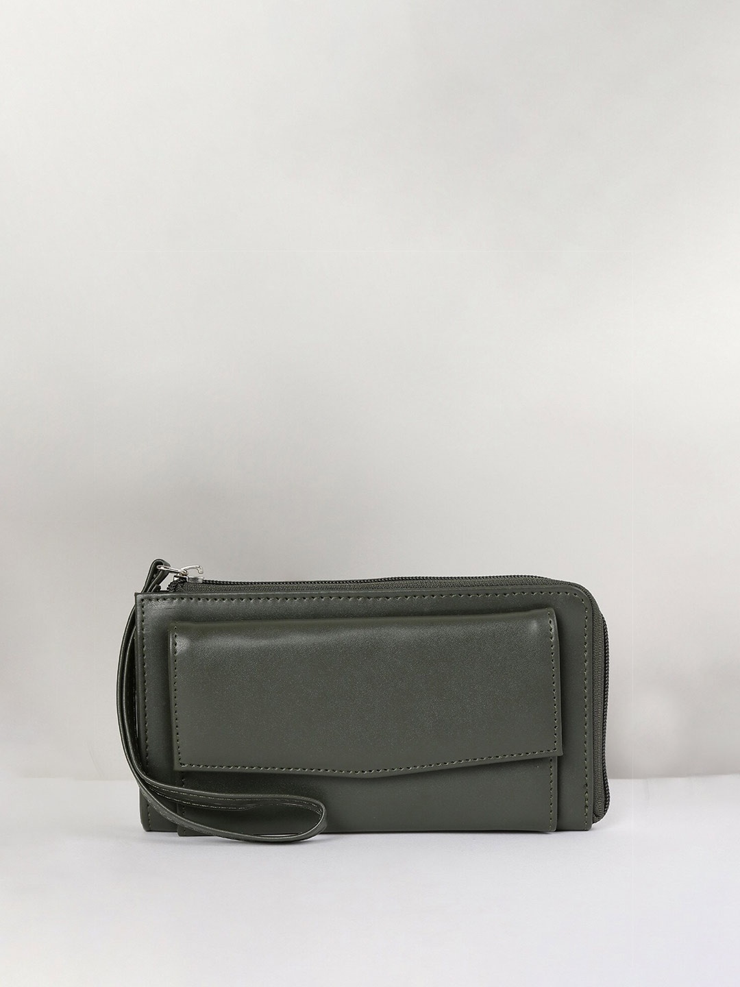 

max Women Solid Zip Closure Wallet, Olive