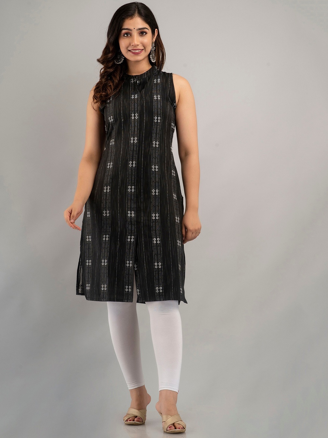 

CKM Women Black Striped Kurta
