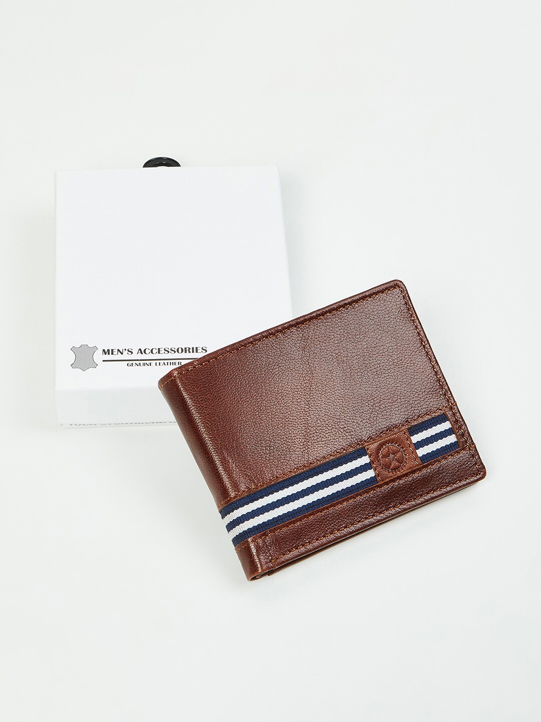 

max Men Striped Bi-Fold Wallet, Brown
