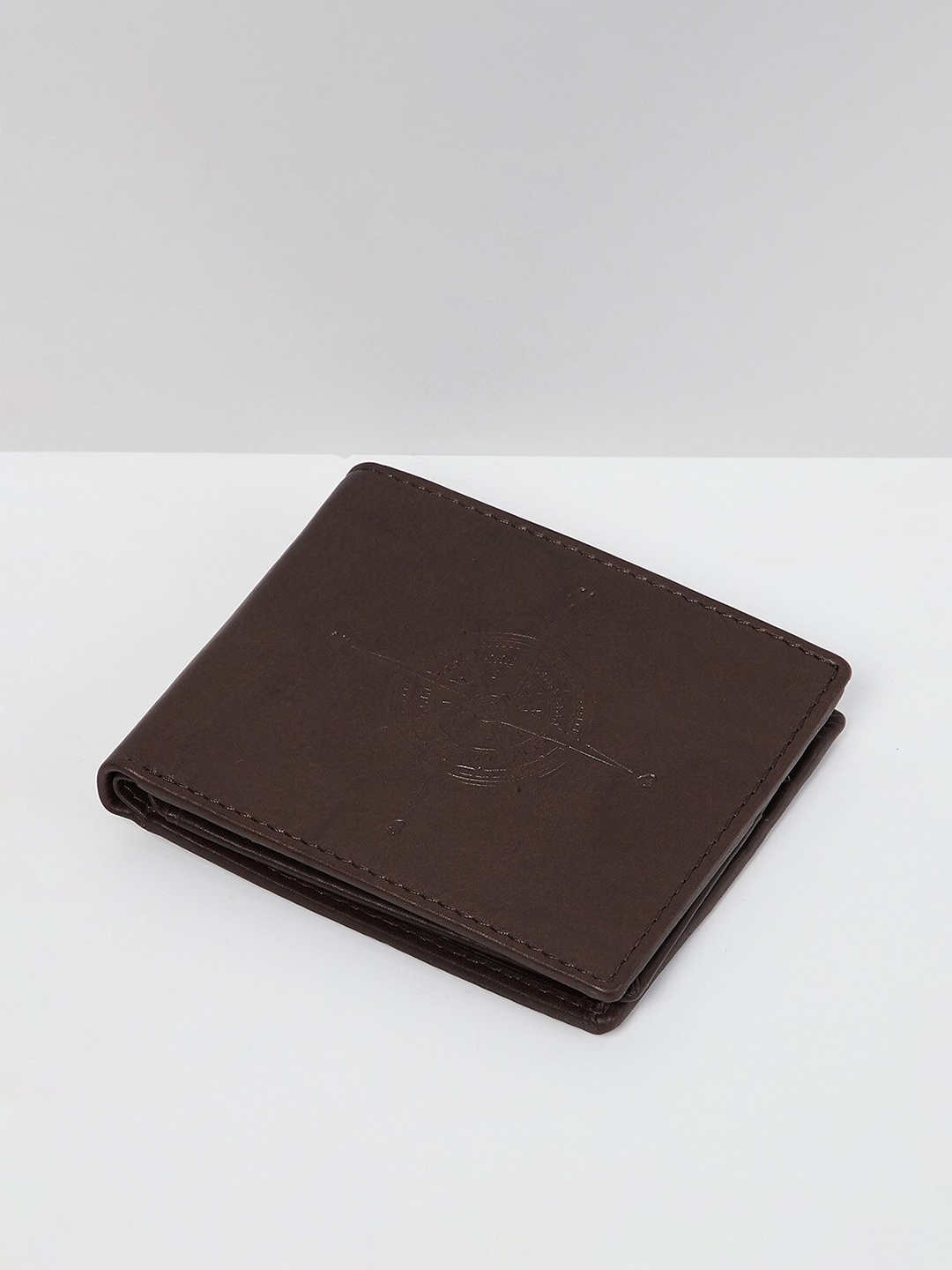 

max Men Textured Bi-Fold Wallet, Brown
